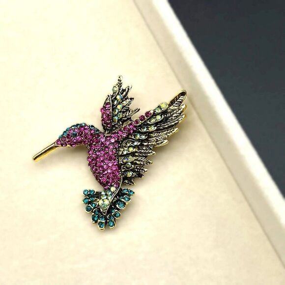 Yellow Gold with Fuchsia and Aquamarine Blue Crystal Hummingbird Pin Back Brooch - Picture 4 of 7